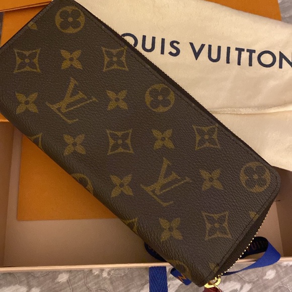 Louis Vuitton Monogram Clemence Zipper Wallet.  NWOT. NEVER USED - Picture 2 of 14